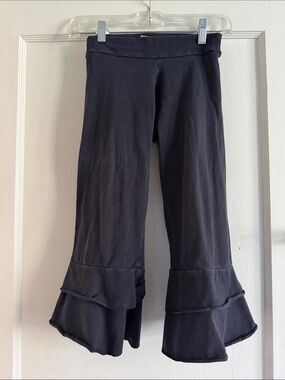 Xylem Black Ruffle Hem Knit Pants XS